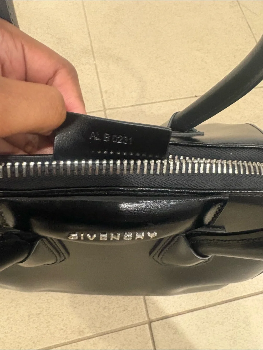 Givenchy Black Leather Antigona Medium Satchel